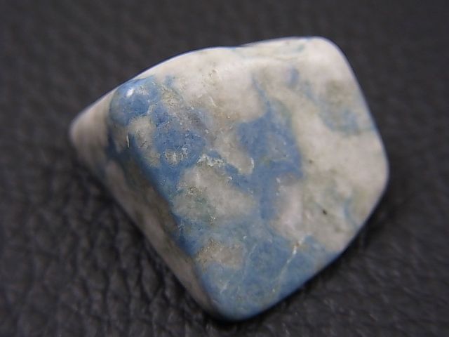 横川系青ひすい原石8.4g - パーフェクトストーン PERFECT STONE