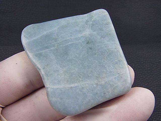 糸魚川小滝産青ひすい原石（透過性あり） 35.2g - パーフェクト