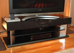 オンキヨー、3D/ARC対応でスピーカー増設も可能なシアターラックを発売