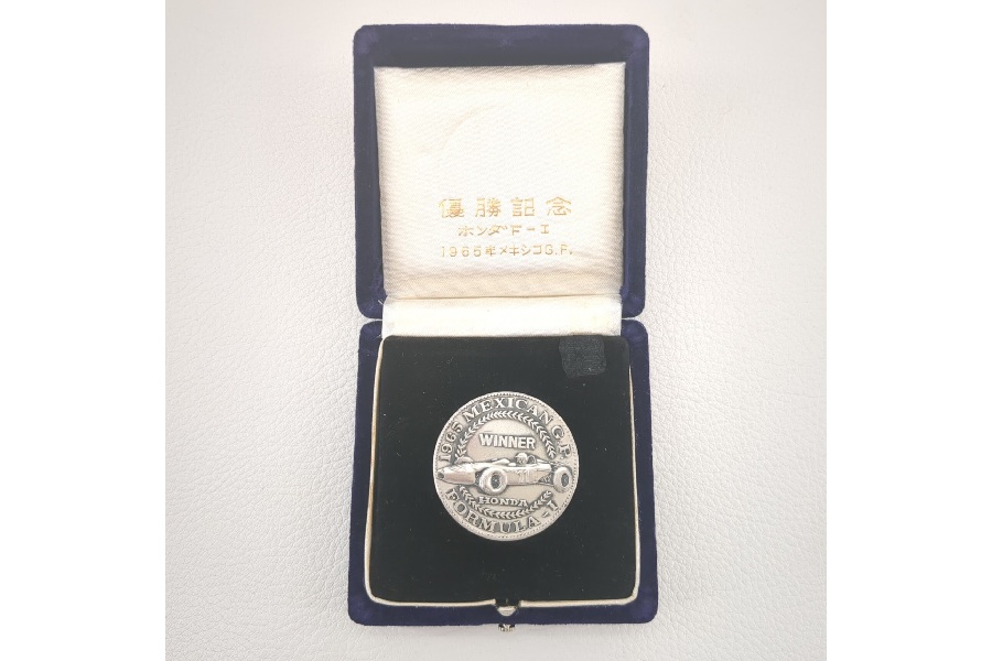 超希少 歴代ホンダF1 金属製ピンバッチセット（8個） 中古品 超希少