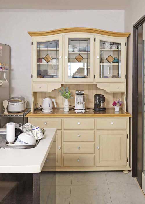 フレンチキャビネット｜無垢パインキッチン収納