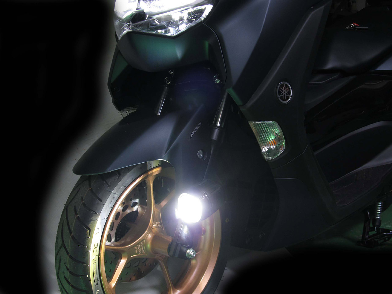 LEDフォグライト 12V 28W YAMAHA 21～24 NMAX125 8BK-SEG6J / 22～24