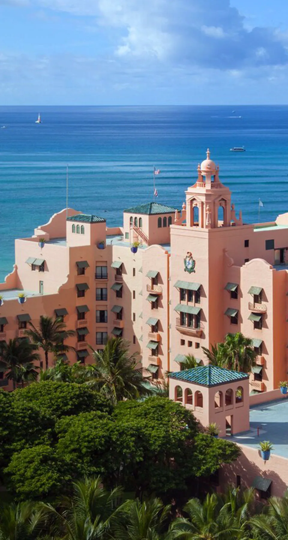 ハワイ・ワイキキのホテル - ロイヤルハワイアン【公式】