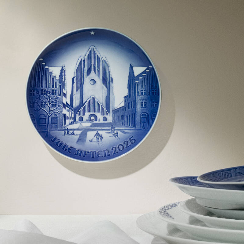 リ*ウ様 ロイヤルコペンハーゲン 2025年 デンマーク製 青い装飾