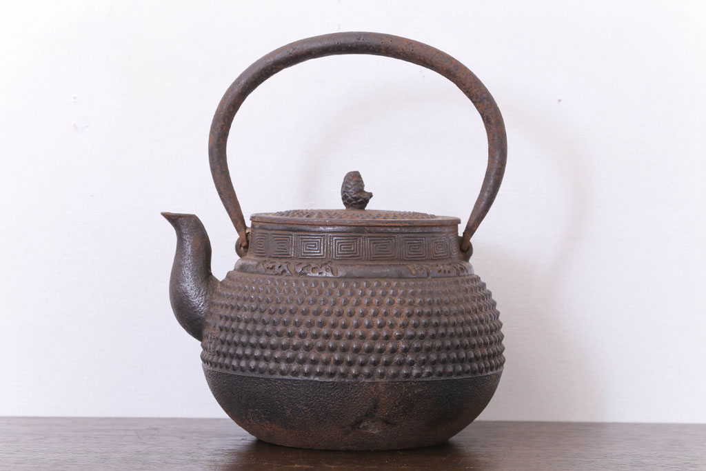 骨董鉄瓶
