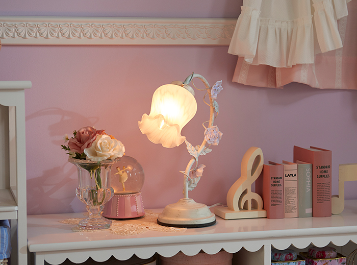 アンティーク 可愛いピンクの花モチーフ 特大スタンドライト お部屋を
