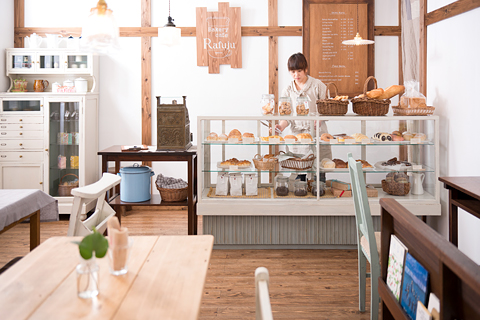 木目調ディスプレイ棚 仕切り付き 店舗什器