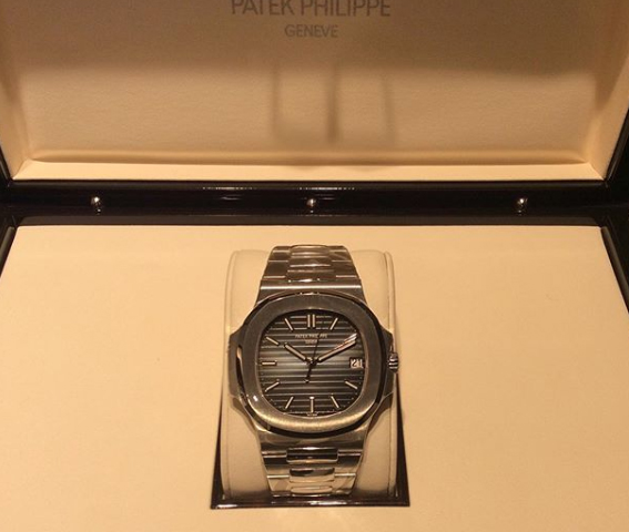 パテック フィリップノーチラス 5711 1A 010の定価や魅力を徹底解説