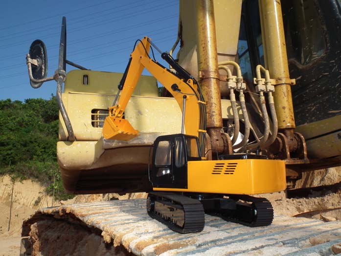 1/12 Scale Earth Digger 4200XL Hydraulic Excavator (RTR) (Ve