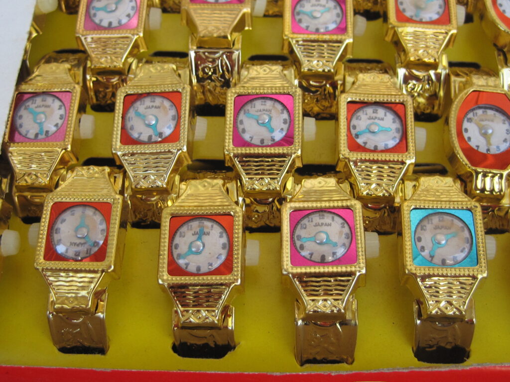 商品NO、Z-254 ハイクラスウオッチ 子供用腕時計 おもちゃ 昭和レトロ