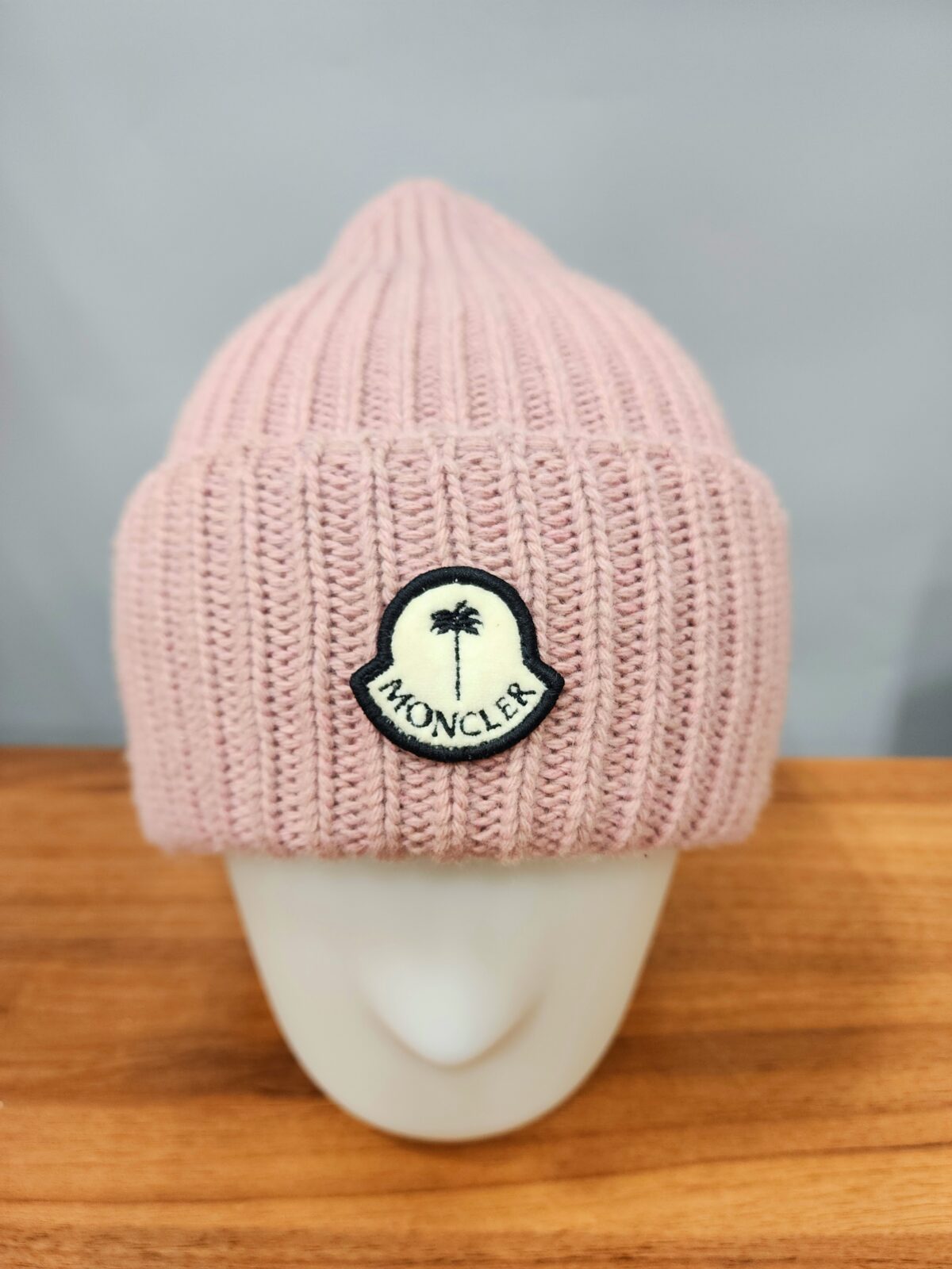 シンプルだからこそ際立つ、MONCLERの存在感。 - リサイクル＆買取専門