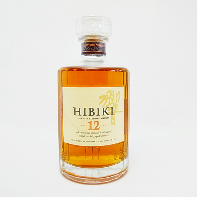 HIBIKI 12年 700ml 43% ウイスキー 響 Amazon.co.jp: サントリー 響12
