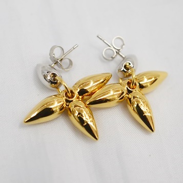 ルイ・ヴィトン ブックル ドレイユ ルイゼット パンダン ピアスをお