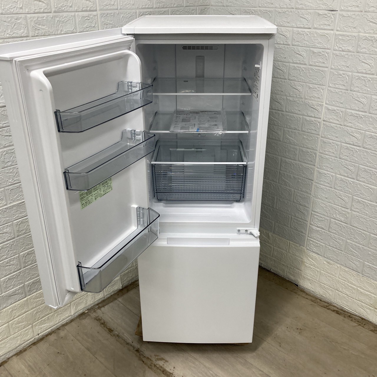 シャープ SJ-D18J-W 2023年製 179L 冷蔵庫【全国発送対応】