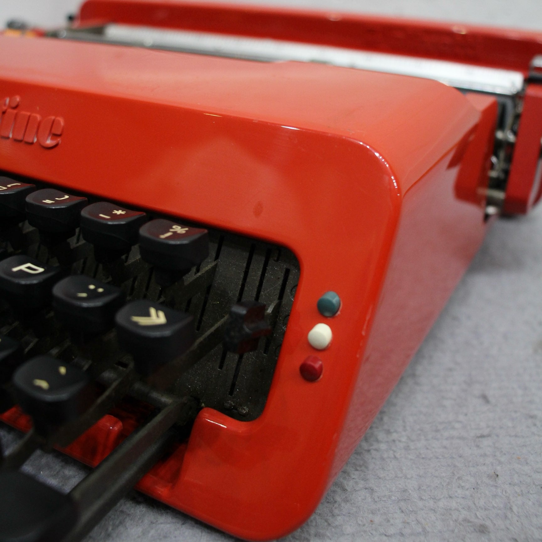 オリベッティ / olivetti バレンタイン / Valentine タイプライター