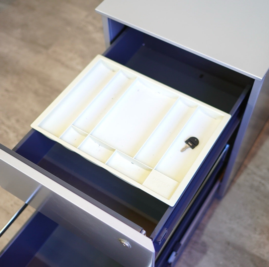 カッシーナイクスシー / Cassina ixc. AF ドロアー デスクワゴン