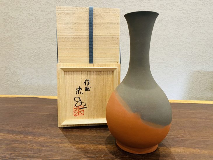 人間国宝 五代 伊藤 赤水 造『無名異焼窯変花入れ』 ｜骨董品買取 緑和堂