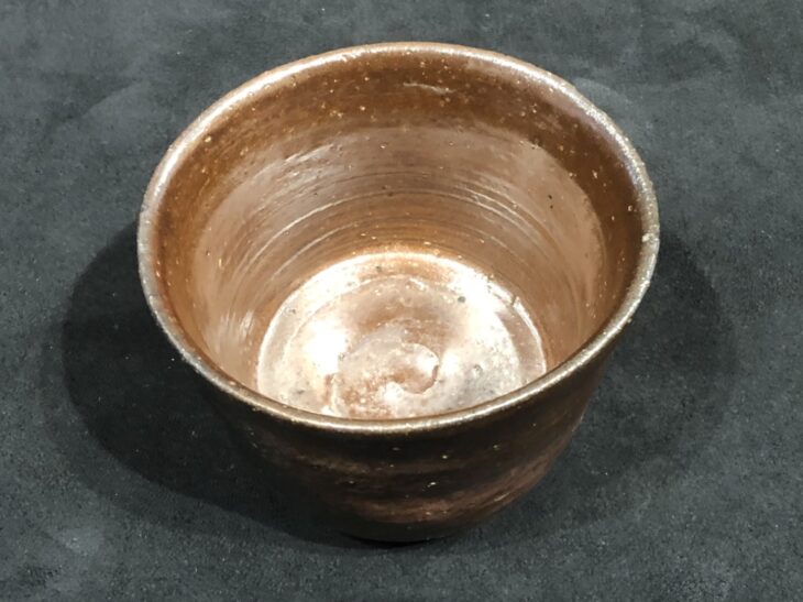 西岡良弘 氏作 唐津沓茶碗 唐津茶碗 黒釉茶碗 唐津黒釉沓茶碗合わせ箱付き
