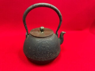 龍文堂 造『鉄瓶』 ｜骨董品買取 緑和堂