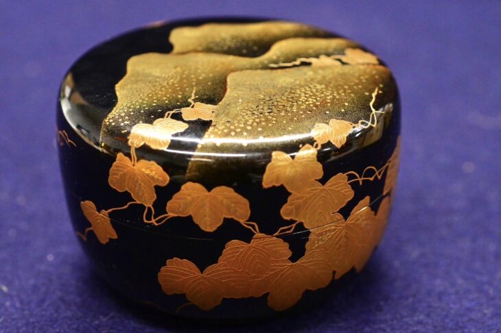 清瀬 一光「蔦ノ細道蒔絵平棗」鵬雲斎書付 ｜骨董品買取 緑和堂