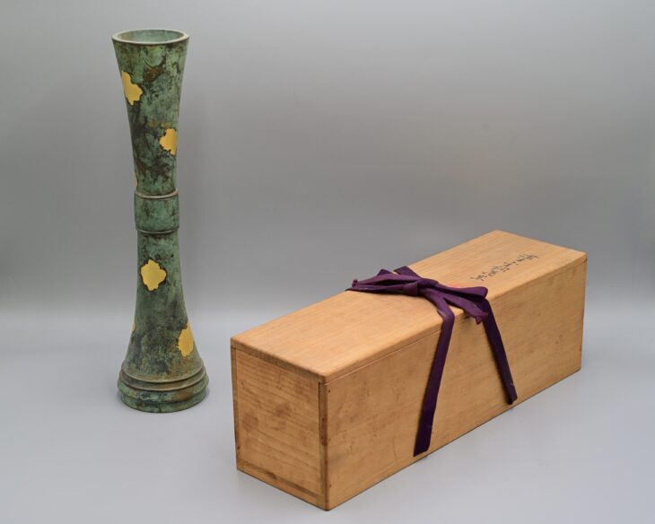 秦蔵六 『立鼓式 塗壷銅花器』 ｜骨董品買取 緑和堂