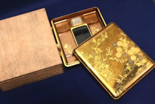 金梨地 菊蒔絵硯箱』 ｜骨董品買取 緑和堂