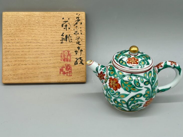 三浦竹軒 『着彩草花紋 茶銚』 ｜骨董品買取 緑和堂