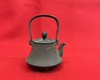 光玉堂 造『鉄瓶』 買取価格相場｜骨董品買取 緑和堂