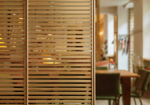 格子状木製ブラックパーテーション スラットデザイン 格子状木製