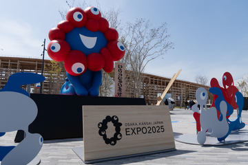 万博記念ICOCA」発売 ミャクミャクとイコちゃんが共演 - Impress Watch