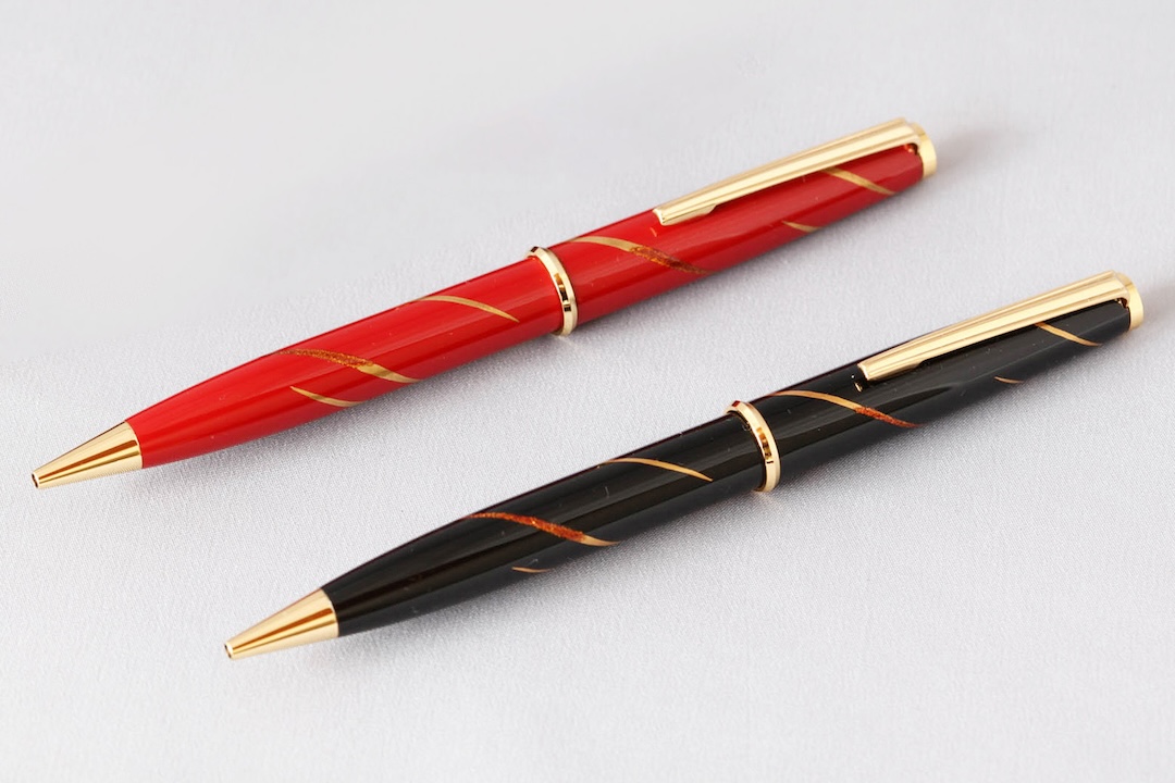 蒔絵ボールペン | WORKS | 輪島塗の老舗 輪島屋善仁 | Wajimaya Zenni