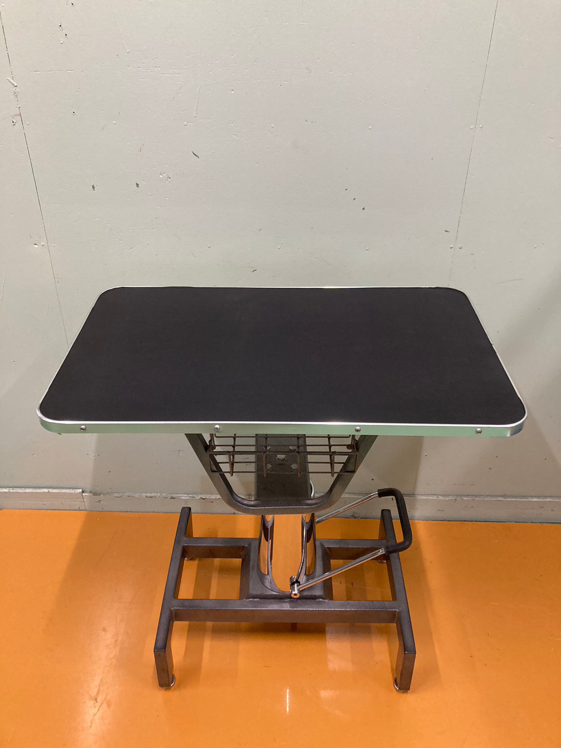 CN－15 油圧式トリミングテーブル 四角型 | WanWanTown～ワンワン