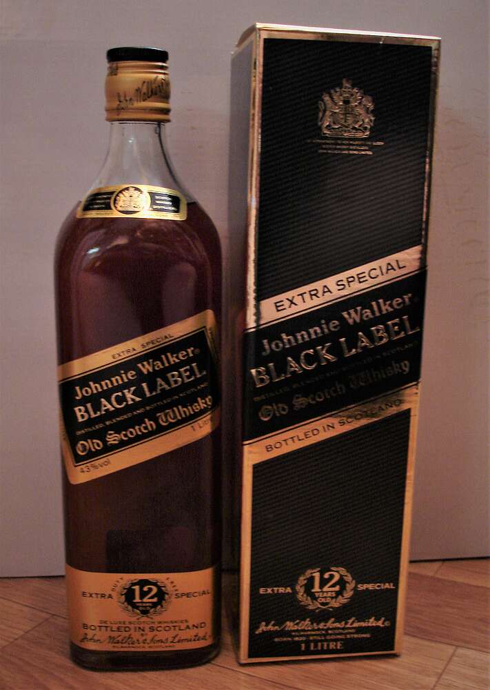 Johnnie Walker 12 Years Black Label - Extra Special - Whisky.com