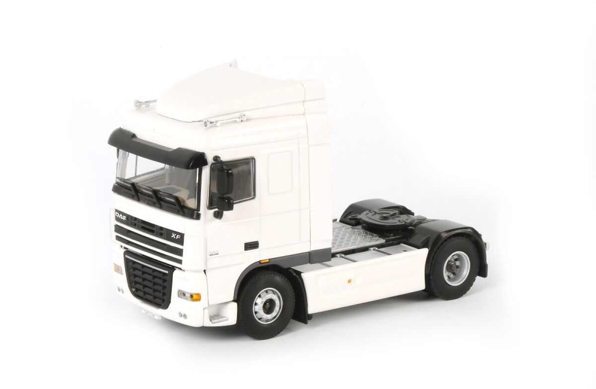 DAF – De Officiële Webshop - DAF XF truck and trailer - 1:50 (WSI