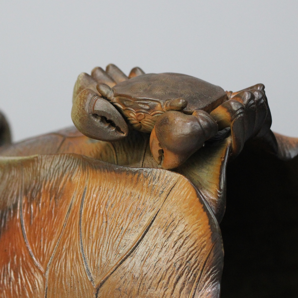 蓮と蟹の花器 | 備前焼窯元 小西陶古