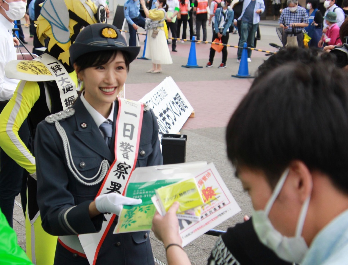 アイドリング!!! 横山ルリカ 直筆サイン入り チェキ 色紙 一日警察署長