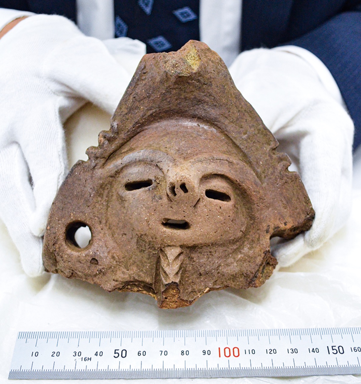 座間市 縄文のレア土器出土 両面に愛嬌のある顔 | 厚木・愛川・清川