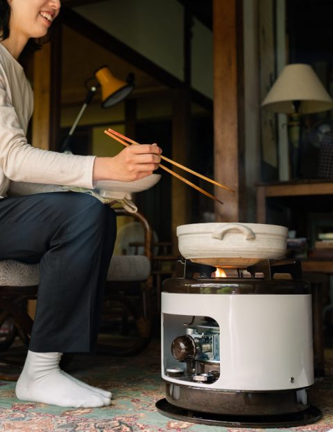 今日まで価格‼️ 煮炊きができるストーブ！トヨトミ 火鉢型石油