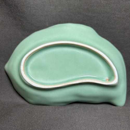 昭和レトロ 青磁 葉っぱ形 SEYEI 上品な お皿 です。 昭和レトロ