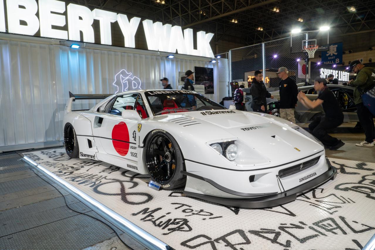 億超えマシンもフェンダーぶった斬り！リバティーウォークはF40とFD3S