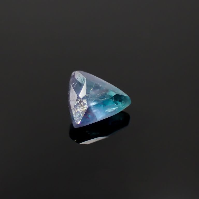 バイカラーパライバトルマリン 非加熱 ブラジル・バターリャ鉱山産