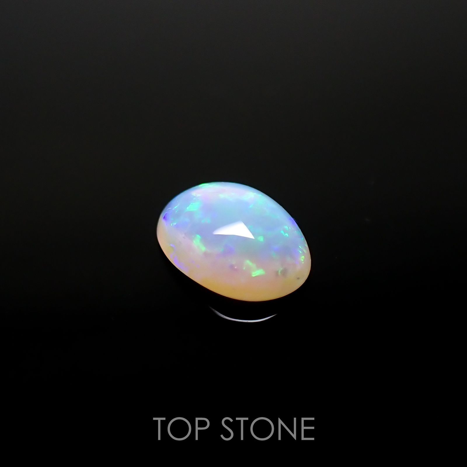 オパール(宝石名オパール) オーストラリア産 0.68ct 識別済[210711326