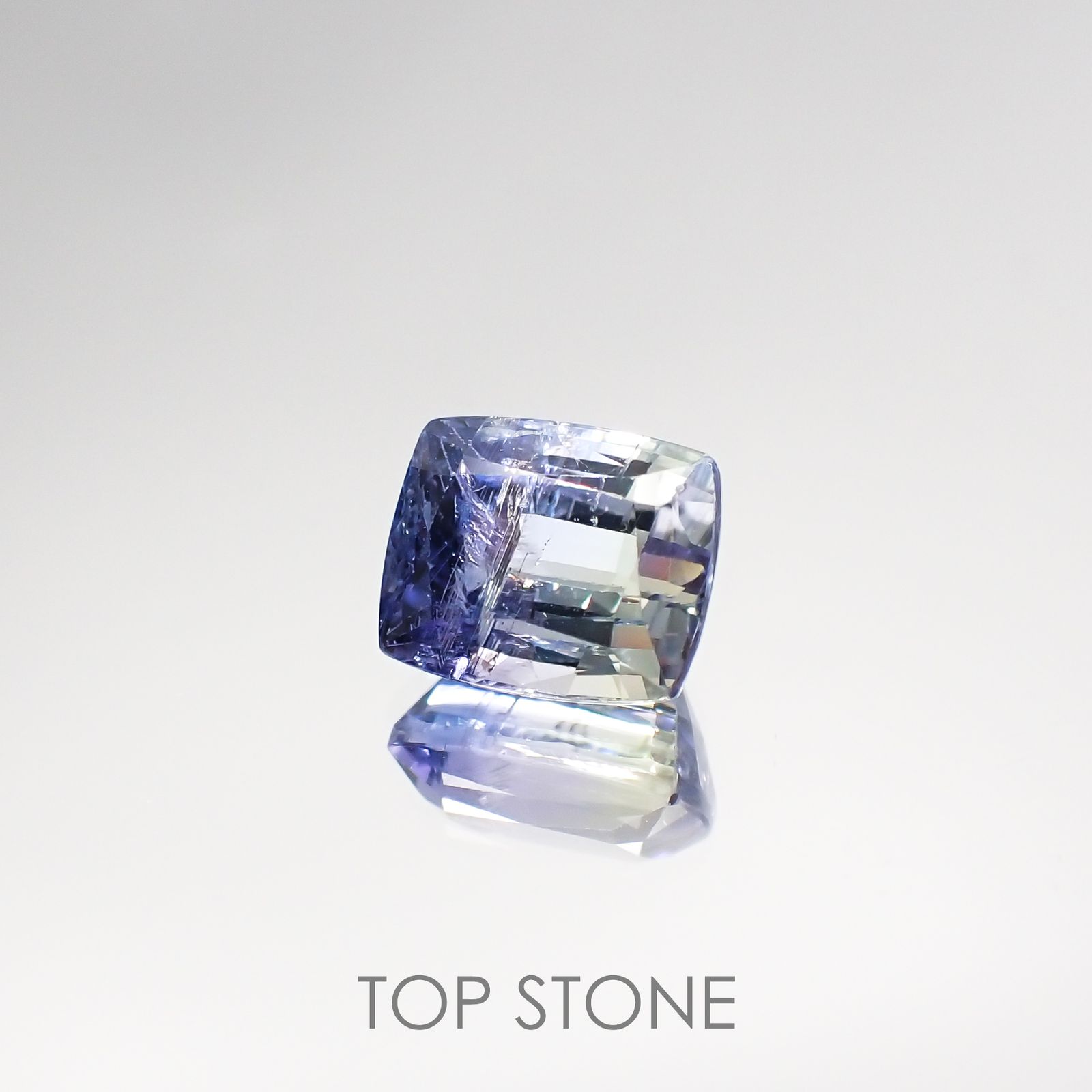 バイカラータンザナイト(宝石名バイカラー・ゾイサイト) タンザニア産