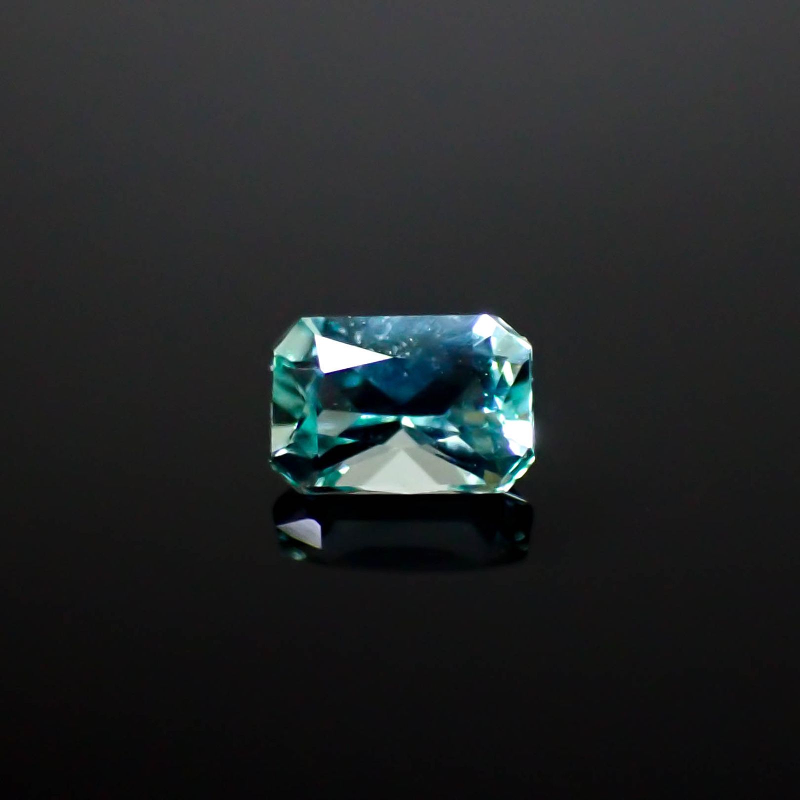 ミントベリル ナイジェリア産 0.31ct / 5x3.4mm前後 [250430198] | TOP
