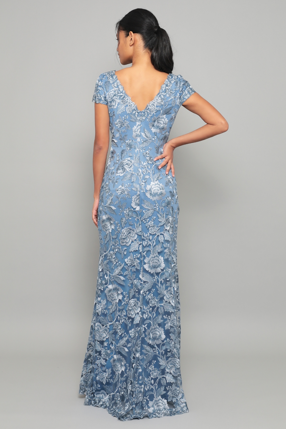 TADASHI SHOJI 総レースバイカラーロングドレス