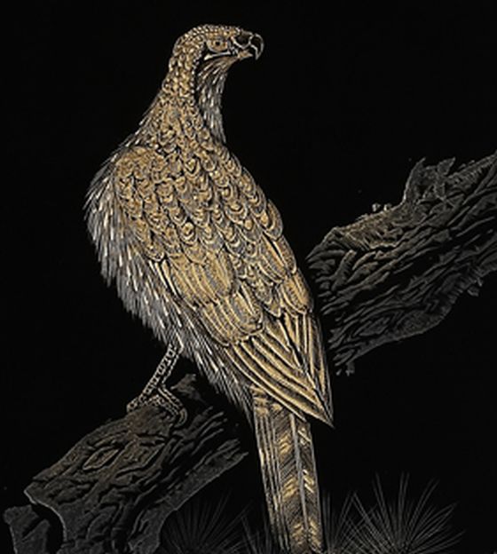 漆額 松に鷹沈金は、輪島ならではの加飾の技・沈金で仕上げられた漆額