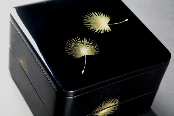 輪島塗】御重 漆器 二段重箱 金箔装飾 輪島塗】御重 漆器 二段重箱