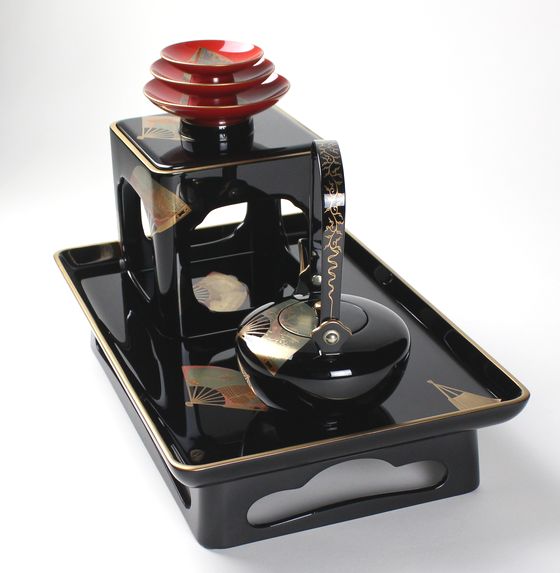 お屠蘇セット / 御屠蘇揃 / 屠蘇器 / 朱塗 / 銚子 / 盃台 / 重箱 / 漆塗 /