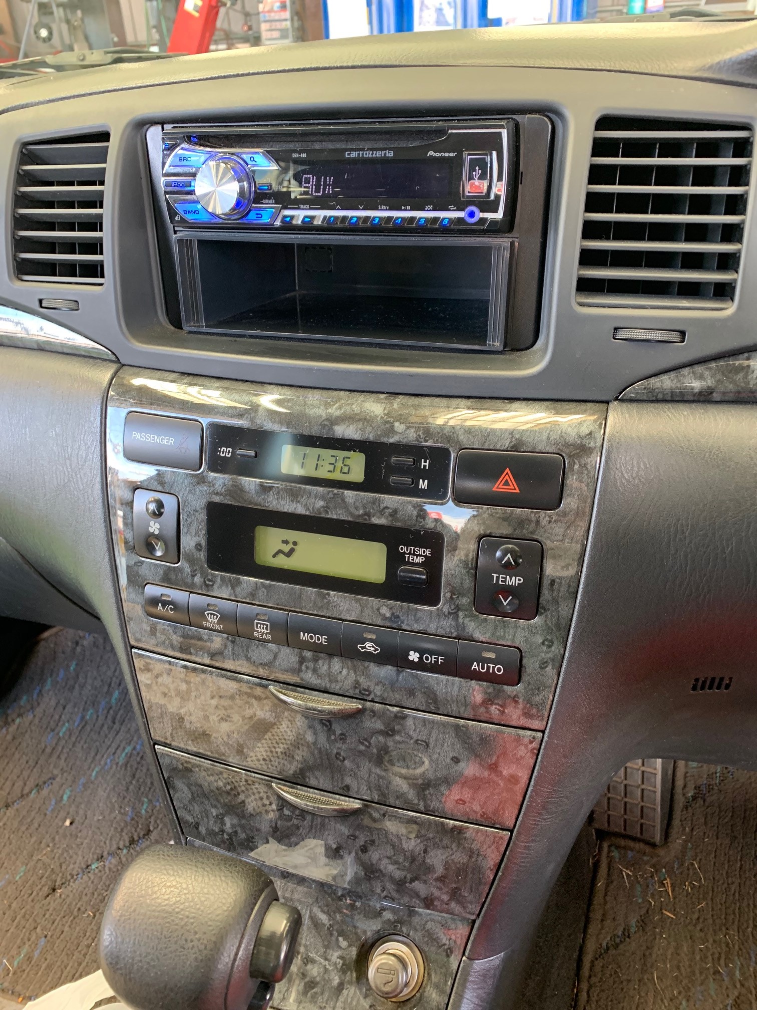 NZE121 センタークラスターモジュール カーエアコンパーツ 新品 NZE121