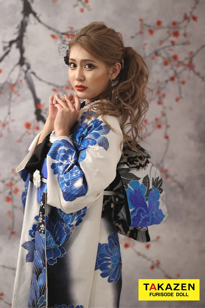 クール系振袖 白/ブルー(青) 牡丹柄 キラキラ スワロフスキー付き